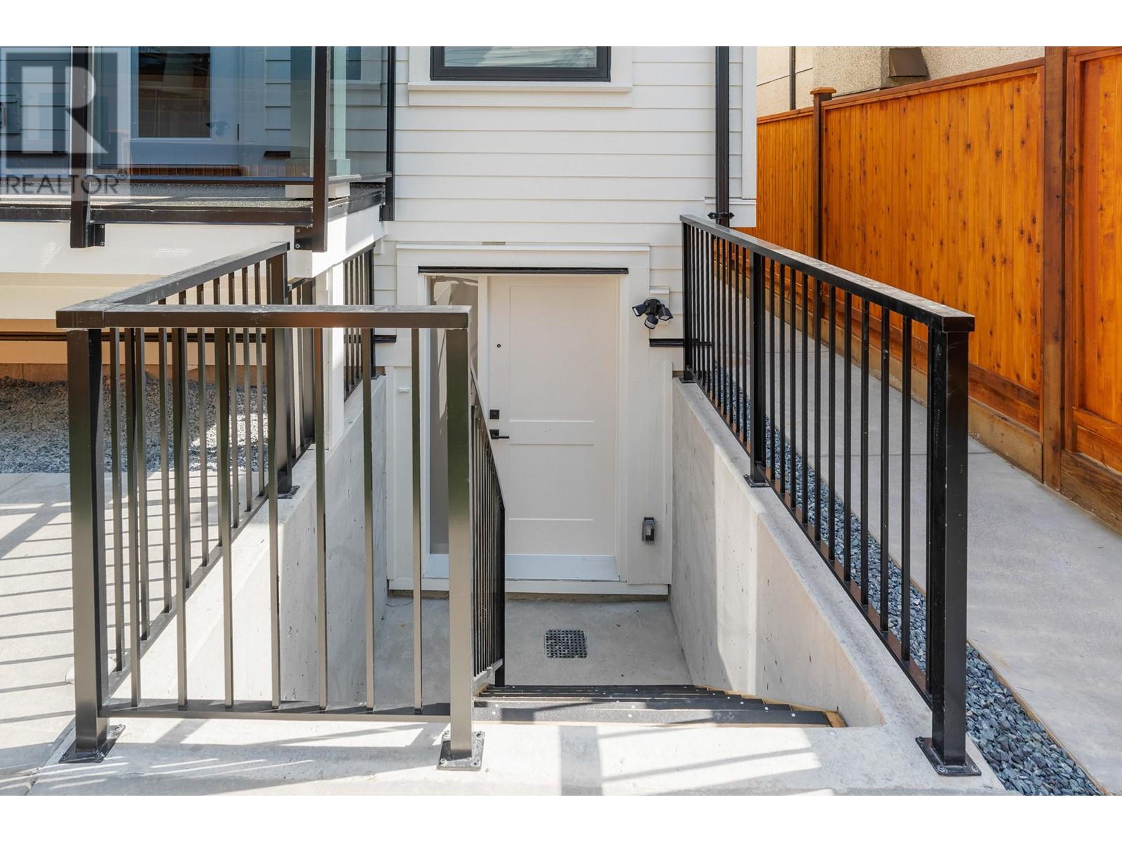 2 1243 Nootka Street, Vancouver, British Columbia  V5K 4E6 - Photo 36 - R2995537