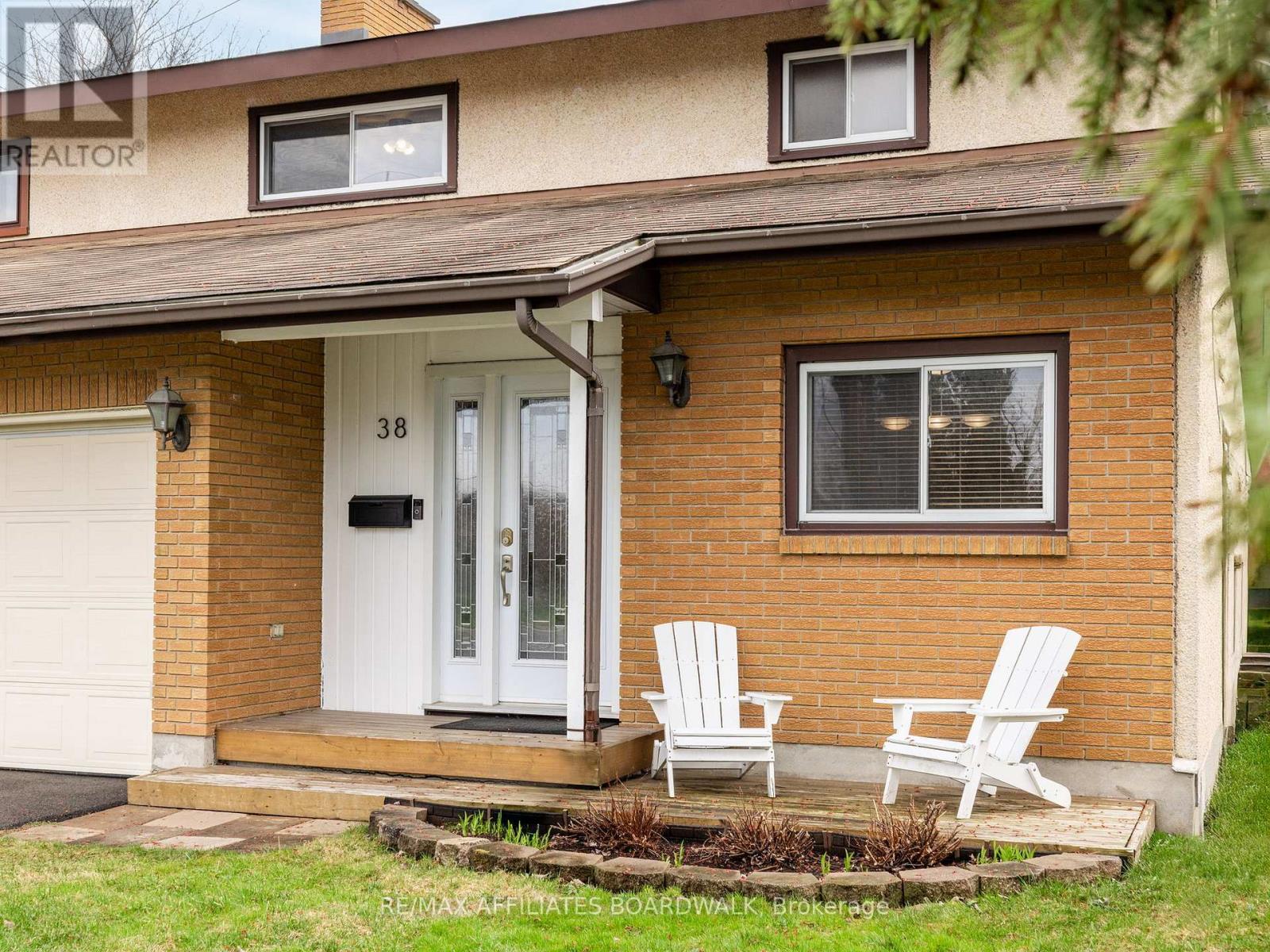 38 Nestow Drive Nw, Ottawa, Ontario  K2G 3X8 - Photo 3 - X12118236