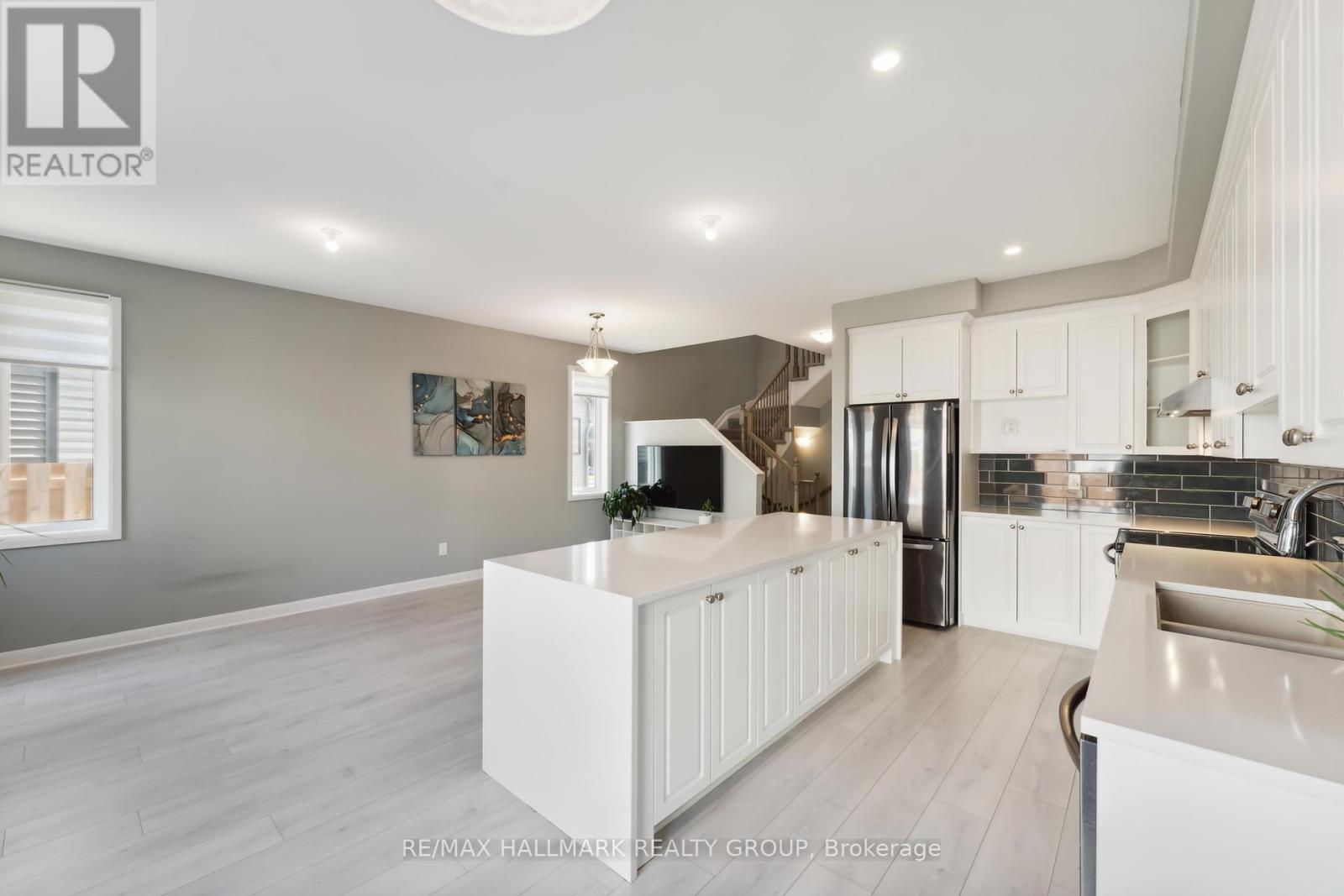 731 Sebastian Street, Ottawa, Ontario  K4A 5L1 - Photo 12 - X12118257