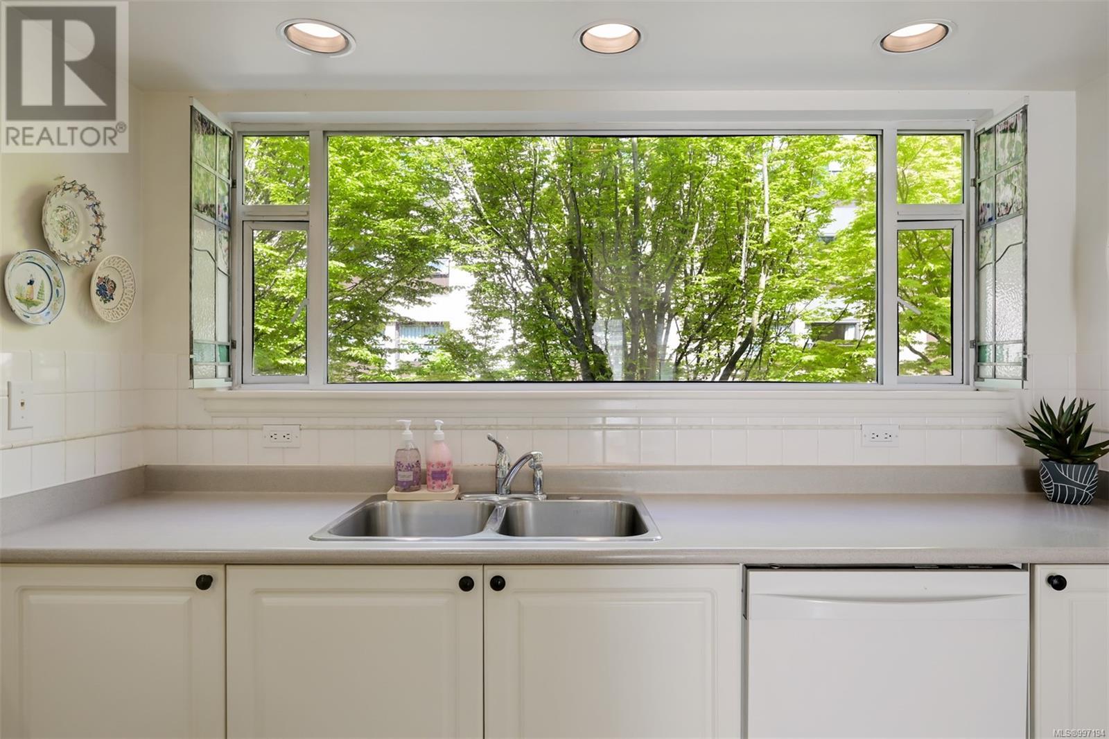 4 356 Simcoe St, Victoria, British Columbia  V8V 1L1 - Photo 13 - 997194