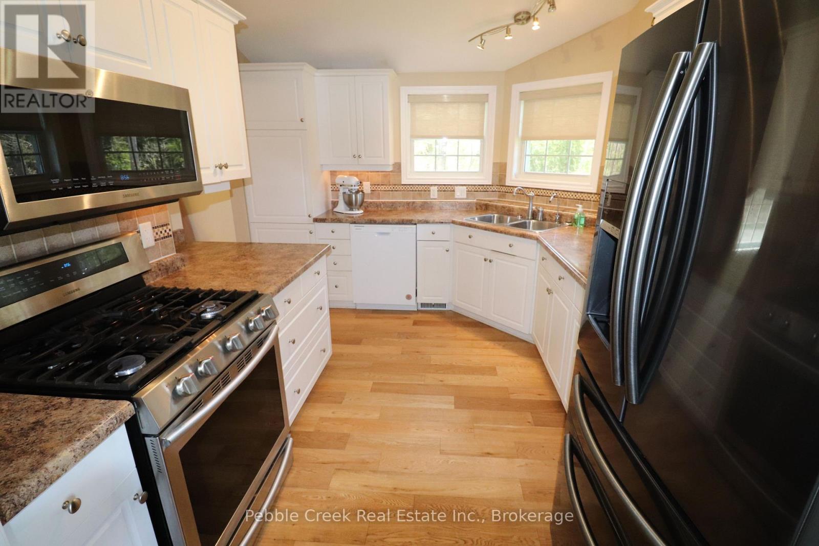 74 Iroquois Lane, Ashfield-Colborne-Wawanosh, Ontario  N7A 3Y2 - Photo 12 - X12118230