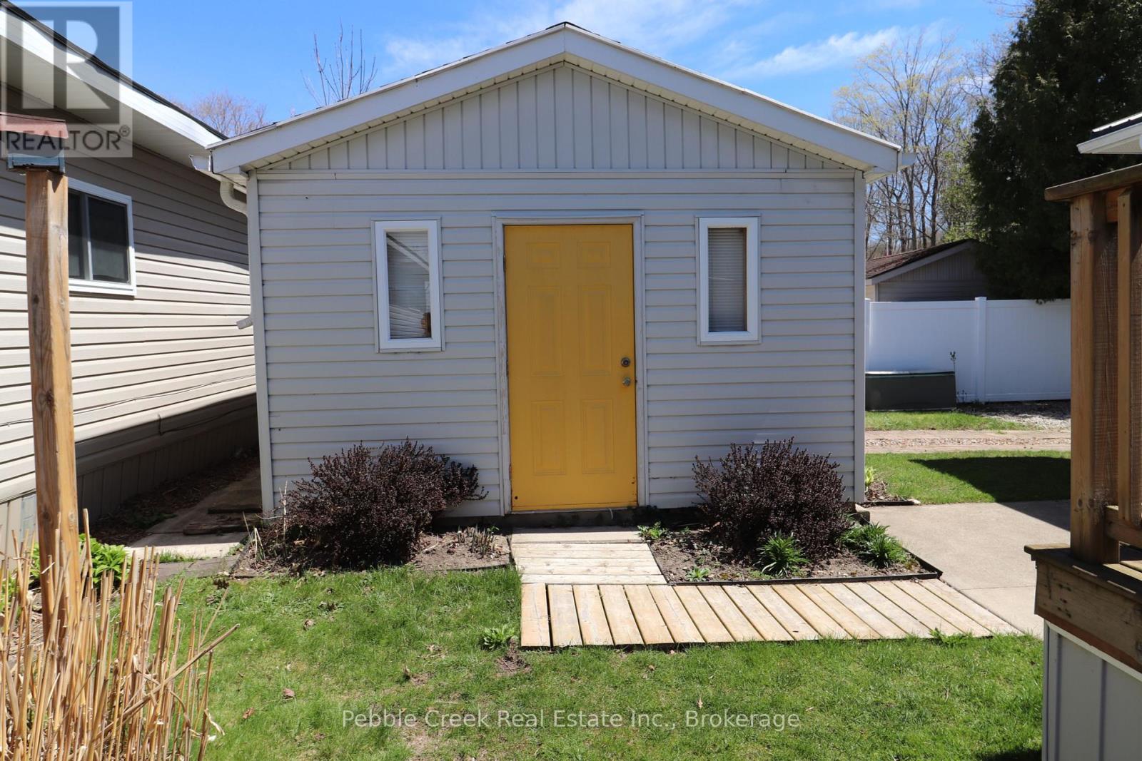 74 Iroquois Lane, Ashfield-Colborne-Wawanosh, Ontario  N7A 3Y2 - Photo 34 - X12118230