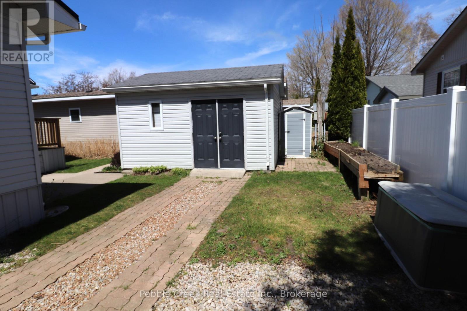 74 Iroquois Lane, Ashfield-Colborne-Wawanosh, Ontario  N7A 3Y2 - Photo 36 - X12118230