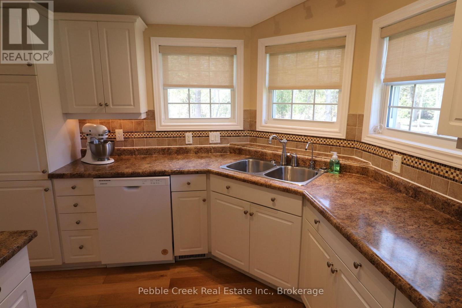 74 Iroquois Lane, Ashfield-Colborne-Wawanosh, Ontario  N7A 3Y2 - Photo 8 - X12118230