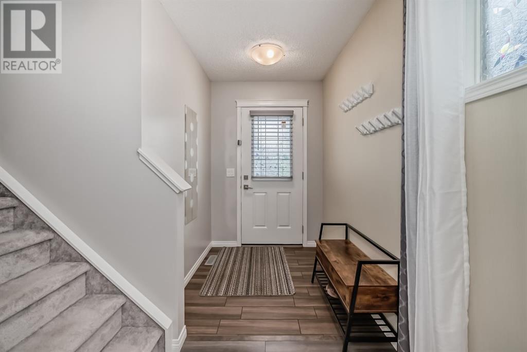 101 Mount Rae Heights, Okotoks, Alberta  T1S 0P1 - Photo 3 - A2195226