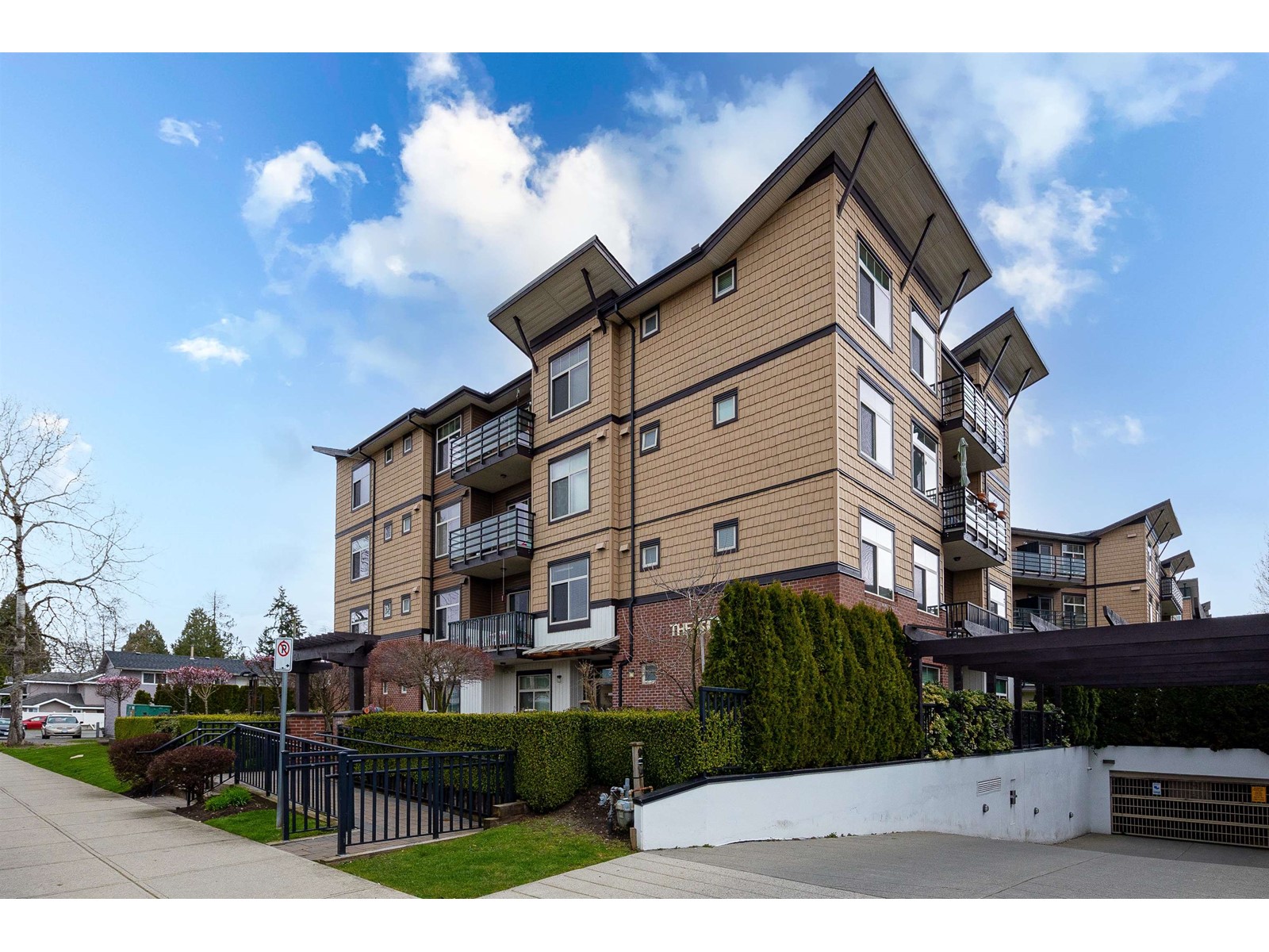 304 8168 120A STREET, Surrey, British Columbia