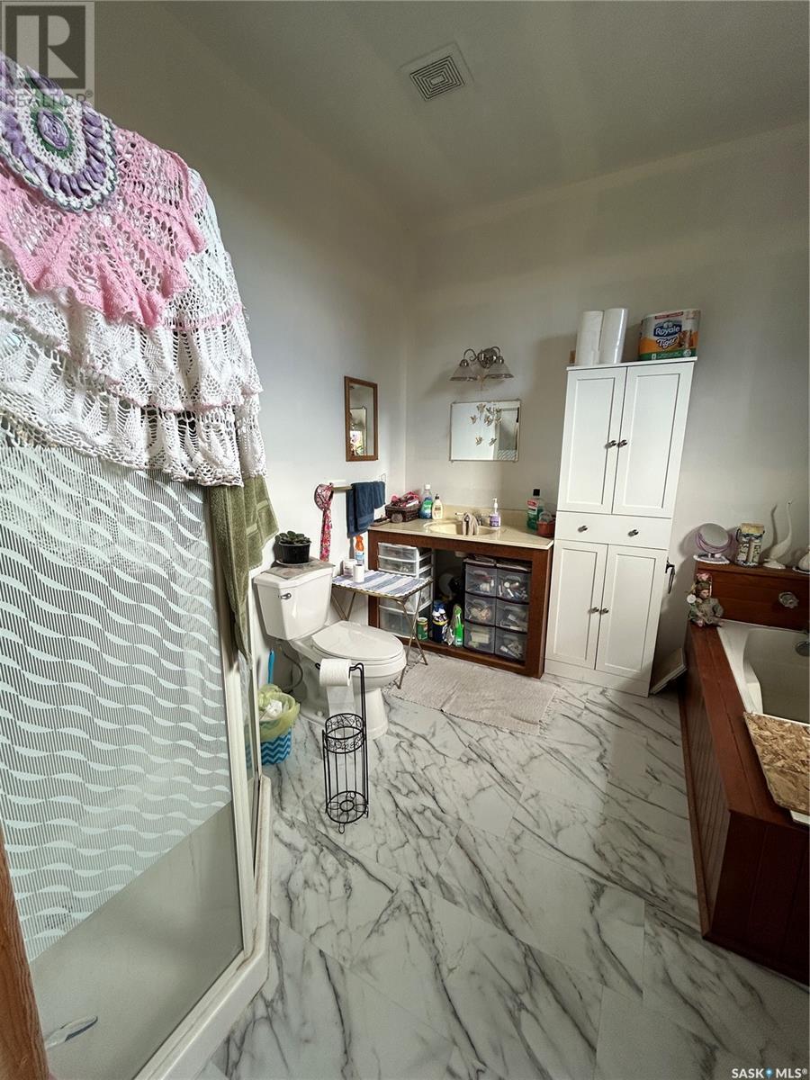 Ave 107 2nd Avenue, Lintlaw, Saskatchewan  S0A 2H0 - Photo 29 - SK004378