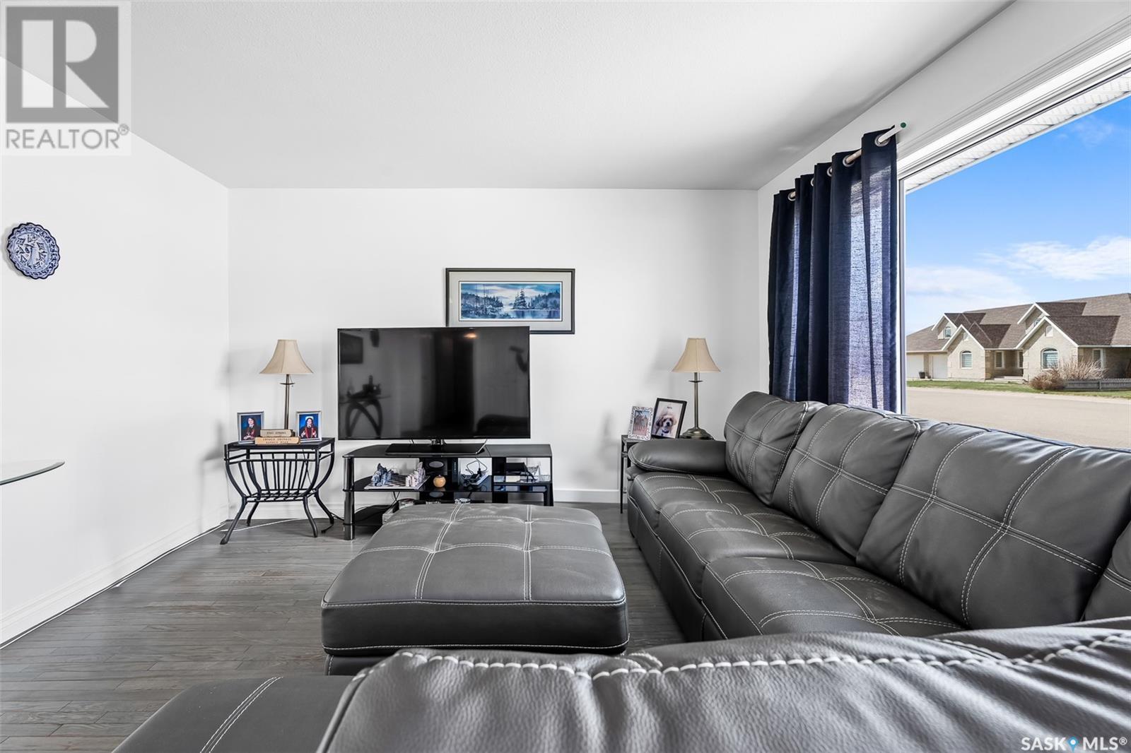 Property at 25 Wellington DRIVE image 4