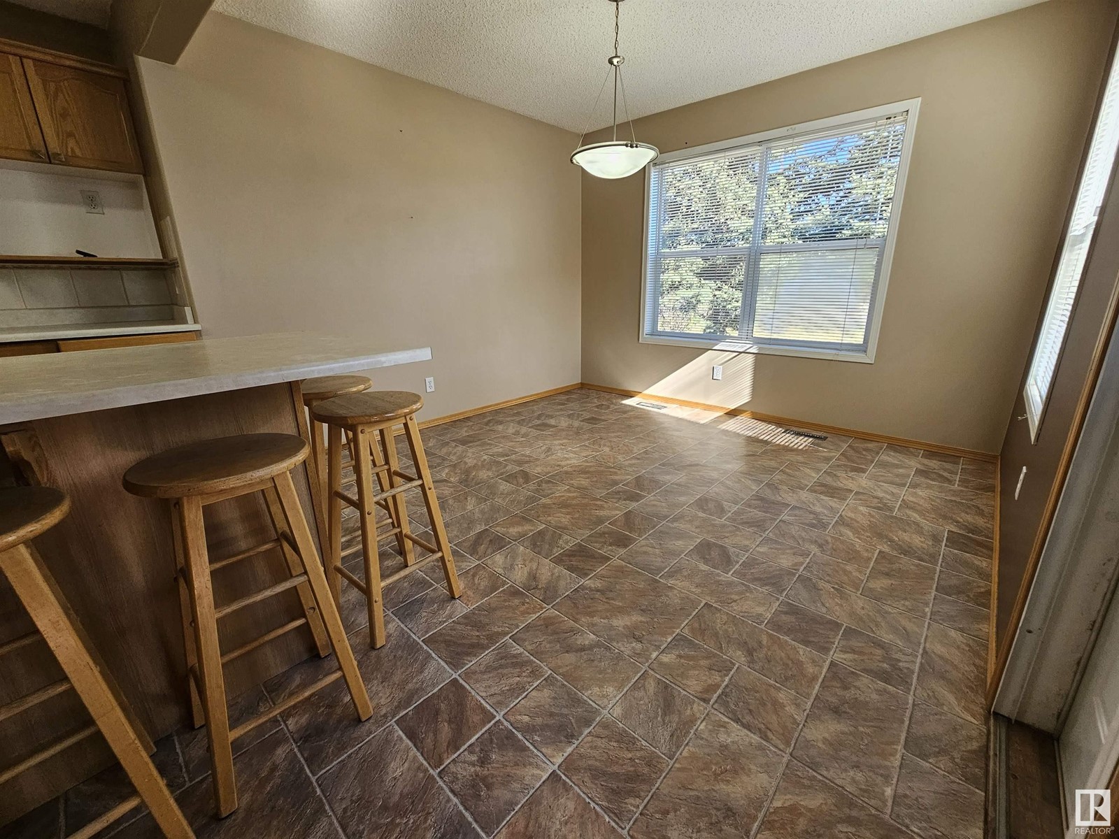 Property at 26 HARMONY COURT W image 5