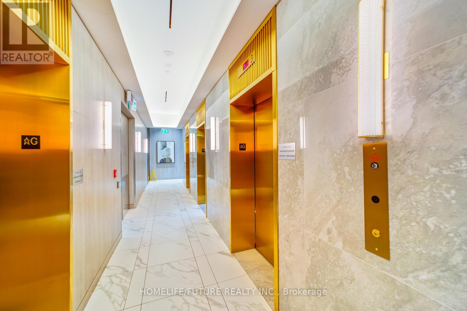 Property at 898 PORTAGE PARKWAY image 3