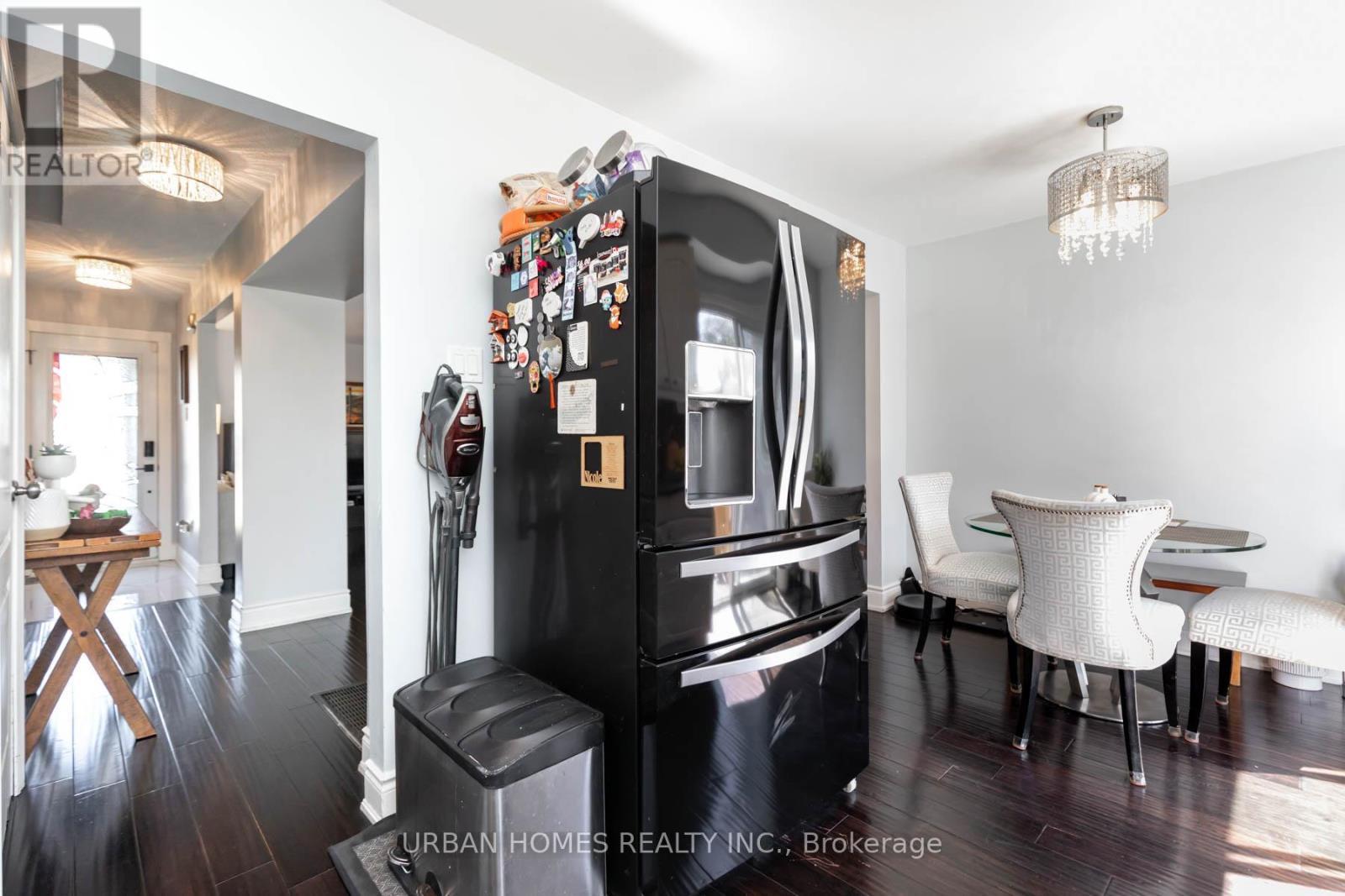 61 Bob O'link Avenue, Vaughan, Ontario  L4K 1H2 - Photo 15 - N12118254
