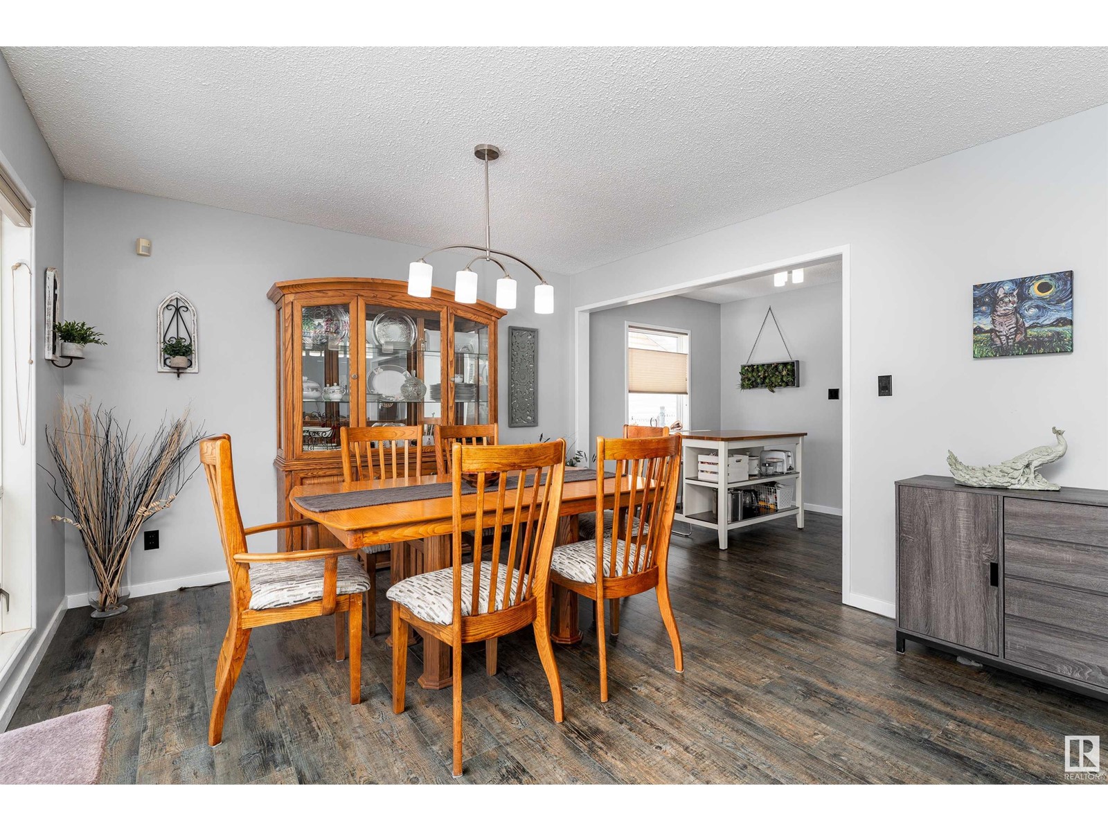 Property at 10579 40 ST NW image 4