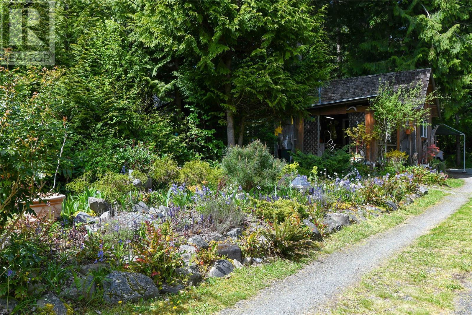 7895 Ships Point Rd, Fanny Bay, British Columbia  V0R 1W0 - Photo 28 - 997104