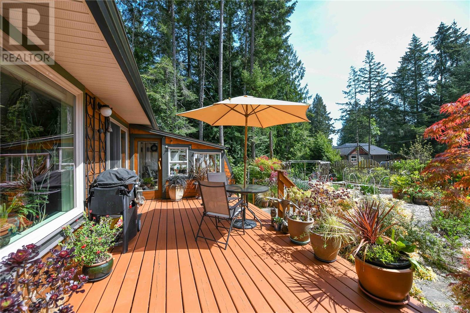7895 Ships Point Rd, Fanny Bay, British Columbia  V0R 1W0 - Photo 46 - 997104