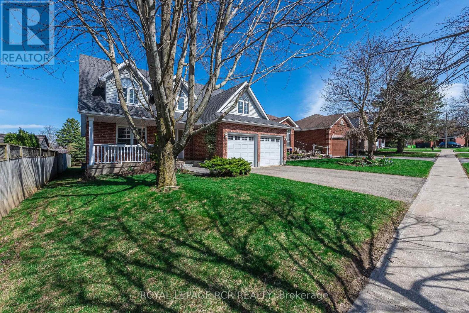 Property at 222 WALSH CRESCENT image 2
