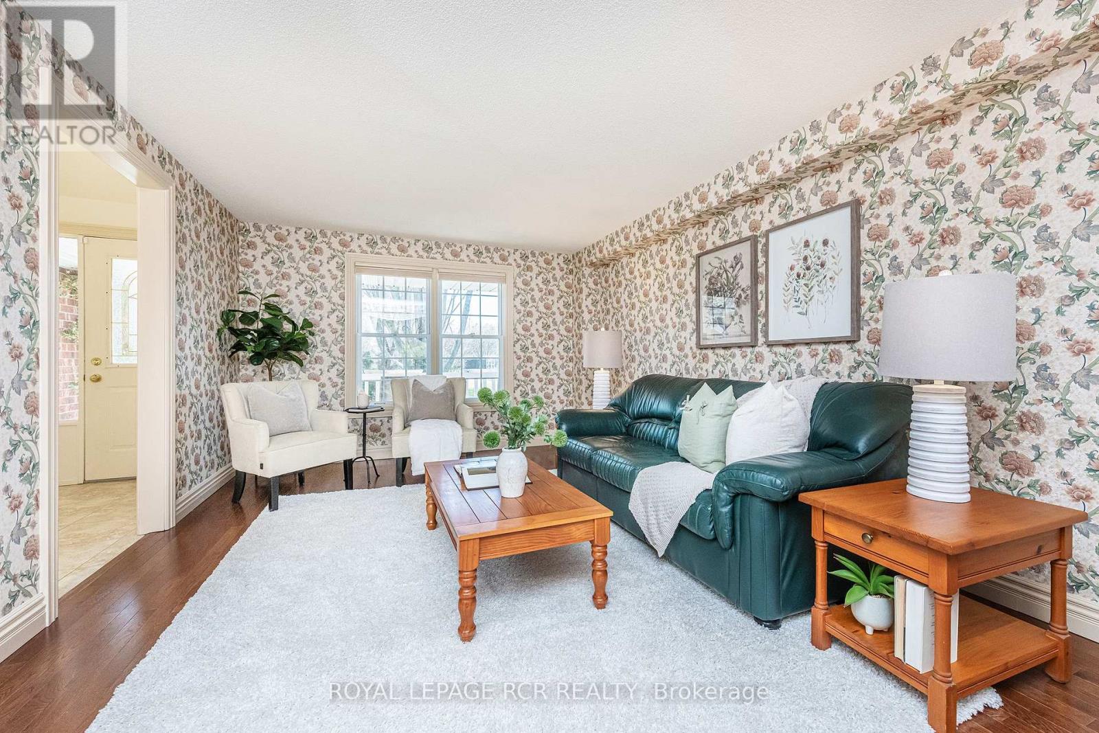 Property at 222 WALSH CRESCENT image 4