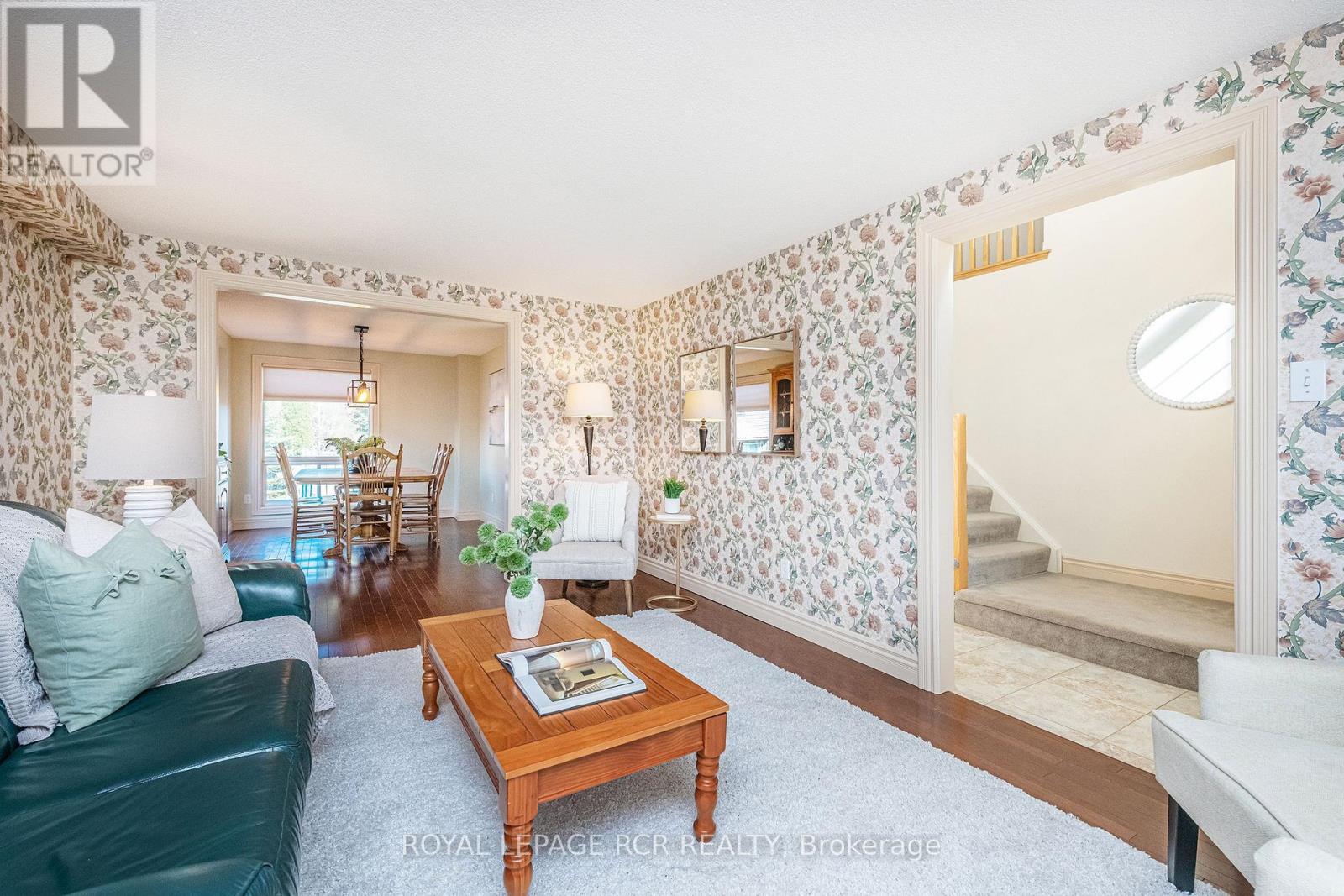Property at 222 WALSH CRESCENT image 5
