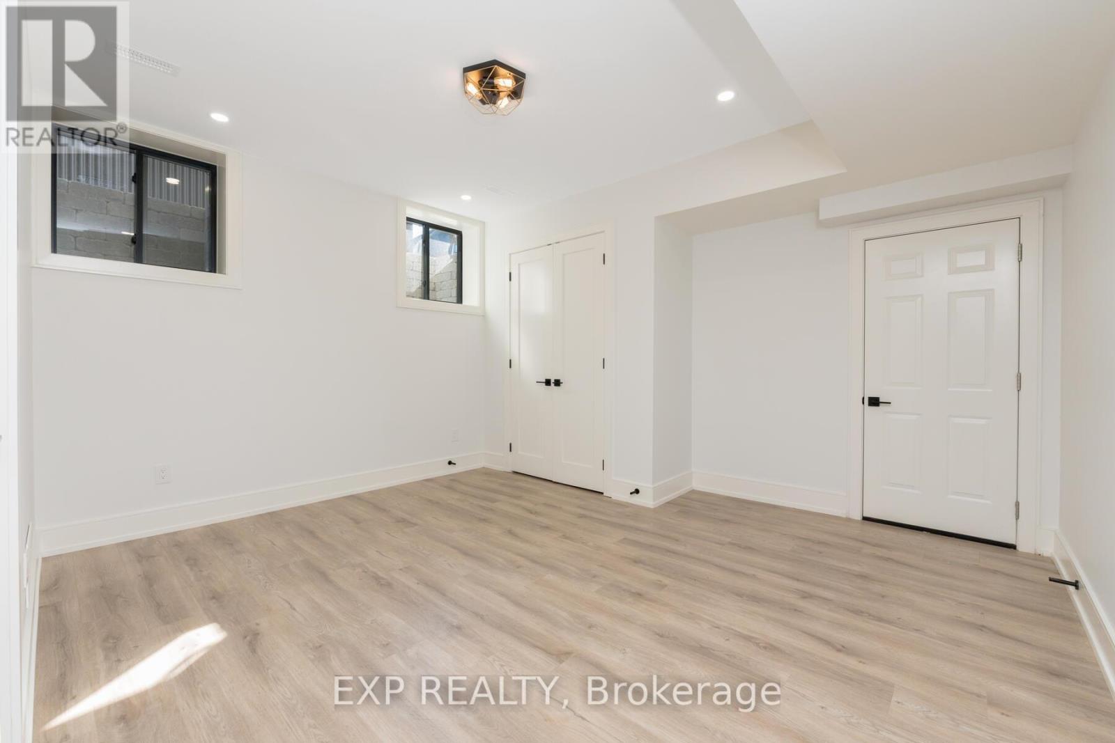144 Stewart Street, Oakville, Ontario  L6K 1X9 - Photo 24 - W12118256