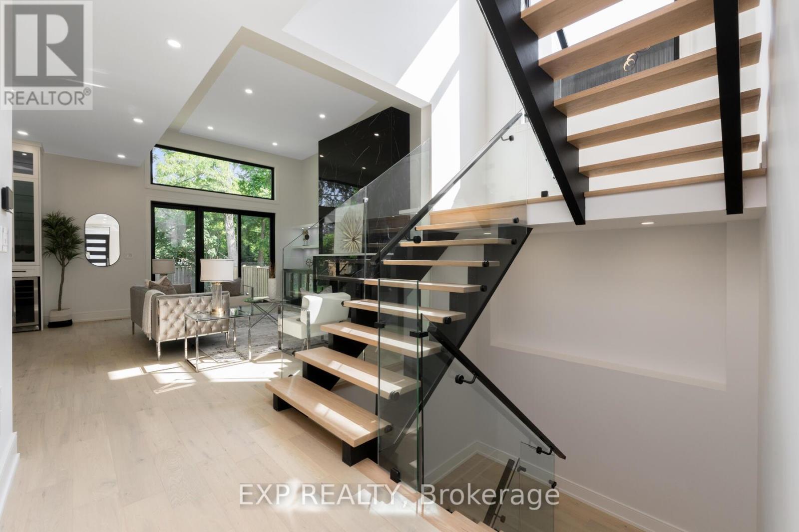 144 Stewart Street, Oakville, Ontario  L6K 1X9 - Photo 5 - W12118256