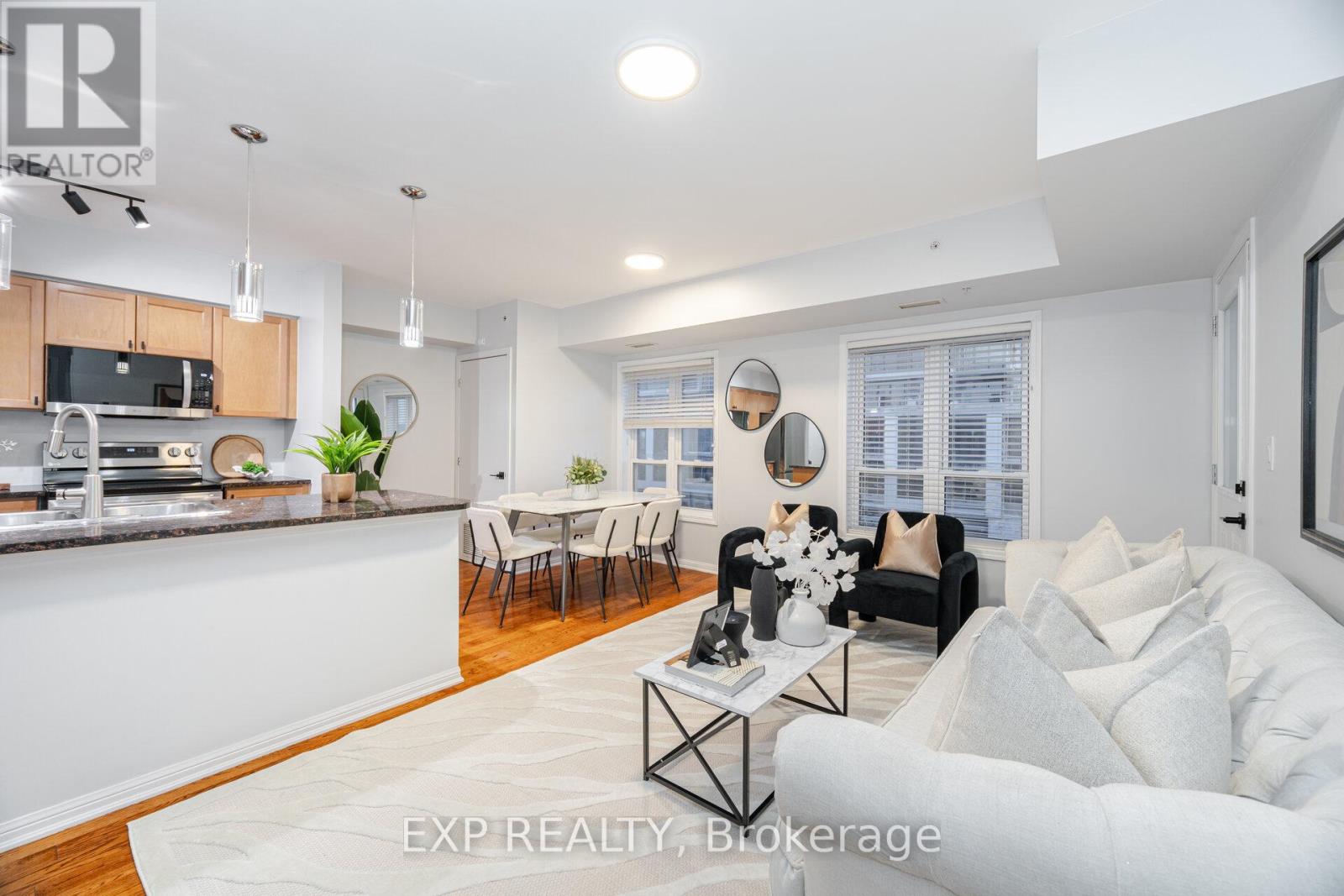 <div class="slider-price">$689,000</div><p>424 - 60 Mendelssohn Street, Toronto, Ontario</p>