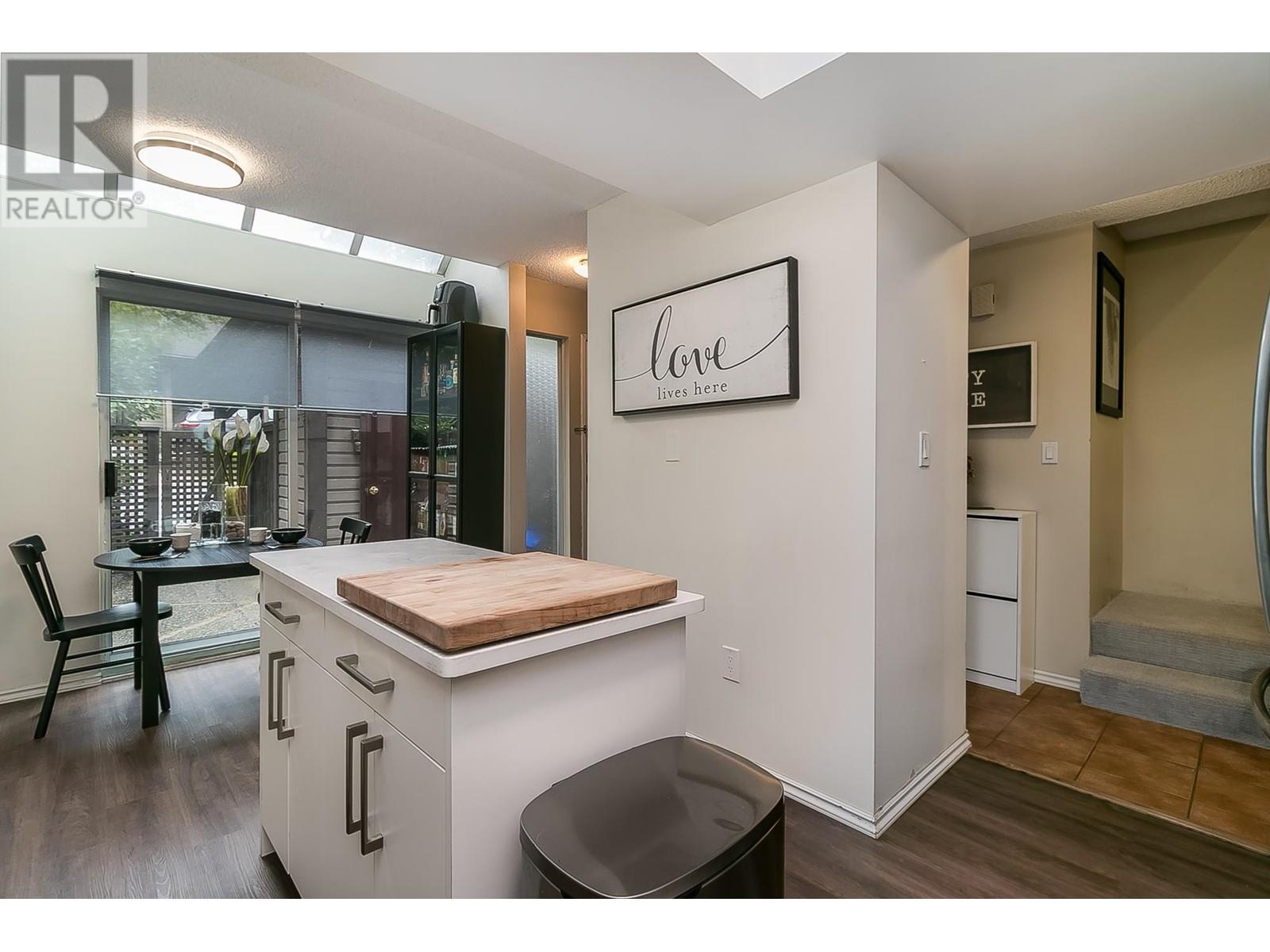 8204 Forest Grove Drive, Burnaby, British Columbia  V5A 4G9 - Photo 5 - R2997208