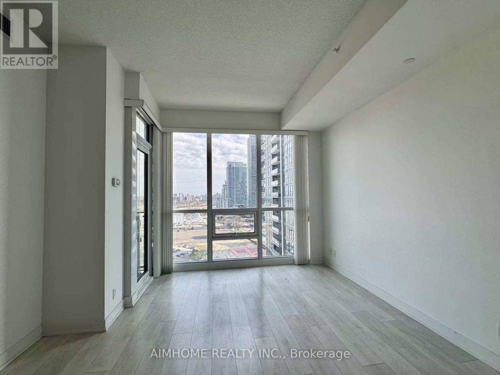2009 - 2212 Lake Shore Boulevard W, Toronto, Ontario  M8V 1A4 - Photo 8 - W12100226