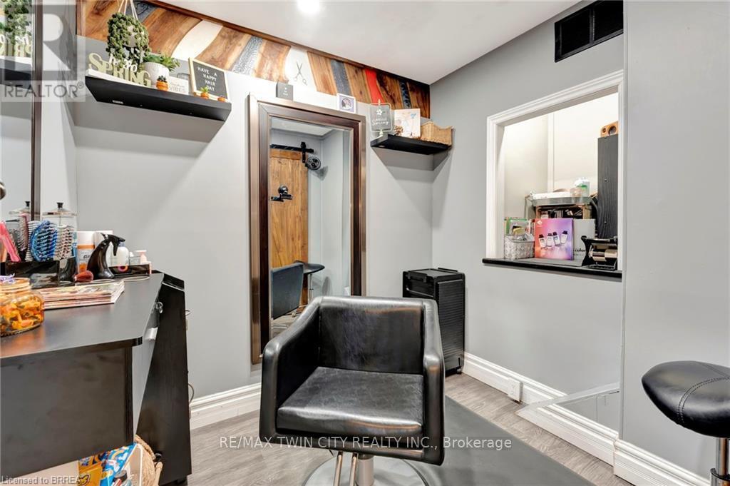 584 Colborne Street, Brantford, Ontario  N3S 3P6 - Photo 20 - X12117775