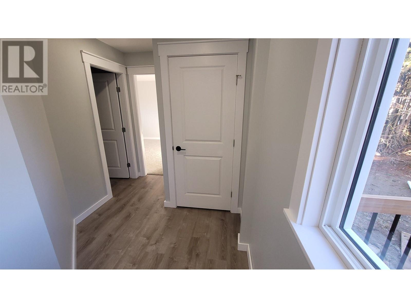4826 GRAHAM AVENUE Terrace Photo 12