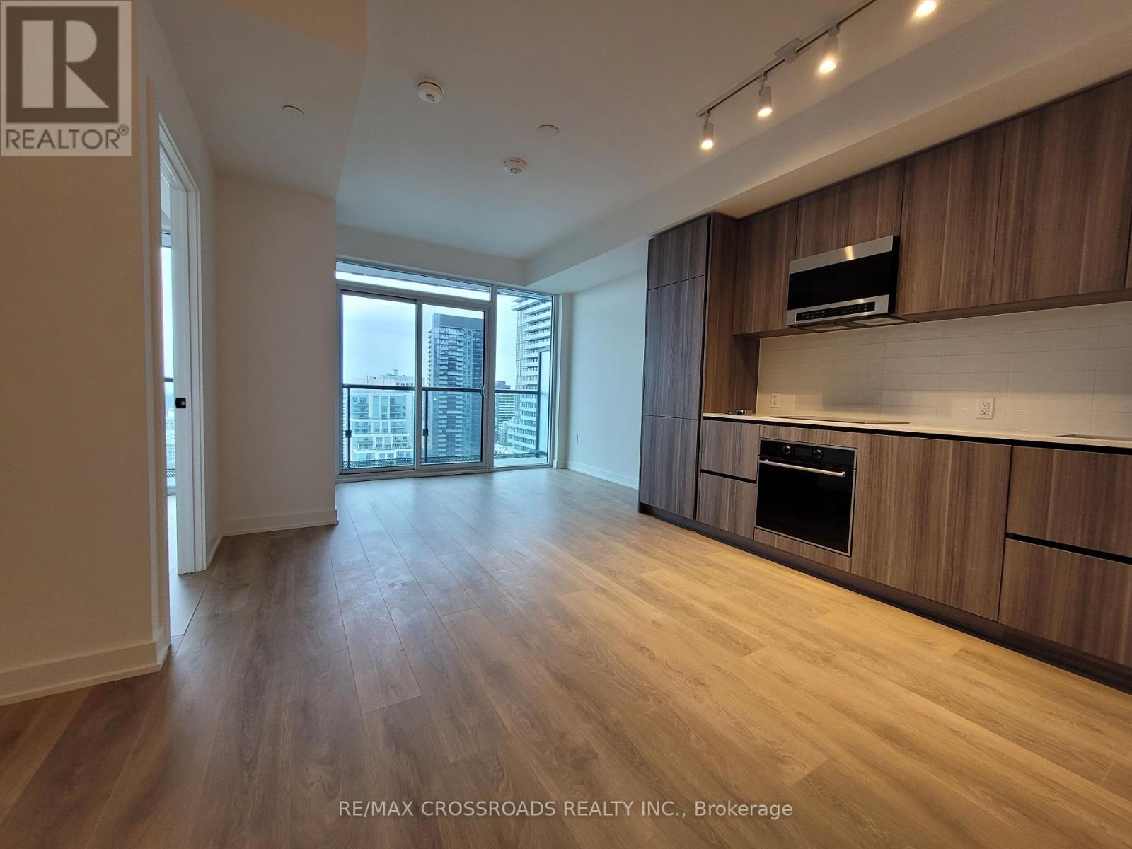 2213 - 127 Broadway Avenue, Toronto (Mount Pleasant West), Ontario  M4P 1V4 - Photo 2 - C12118289