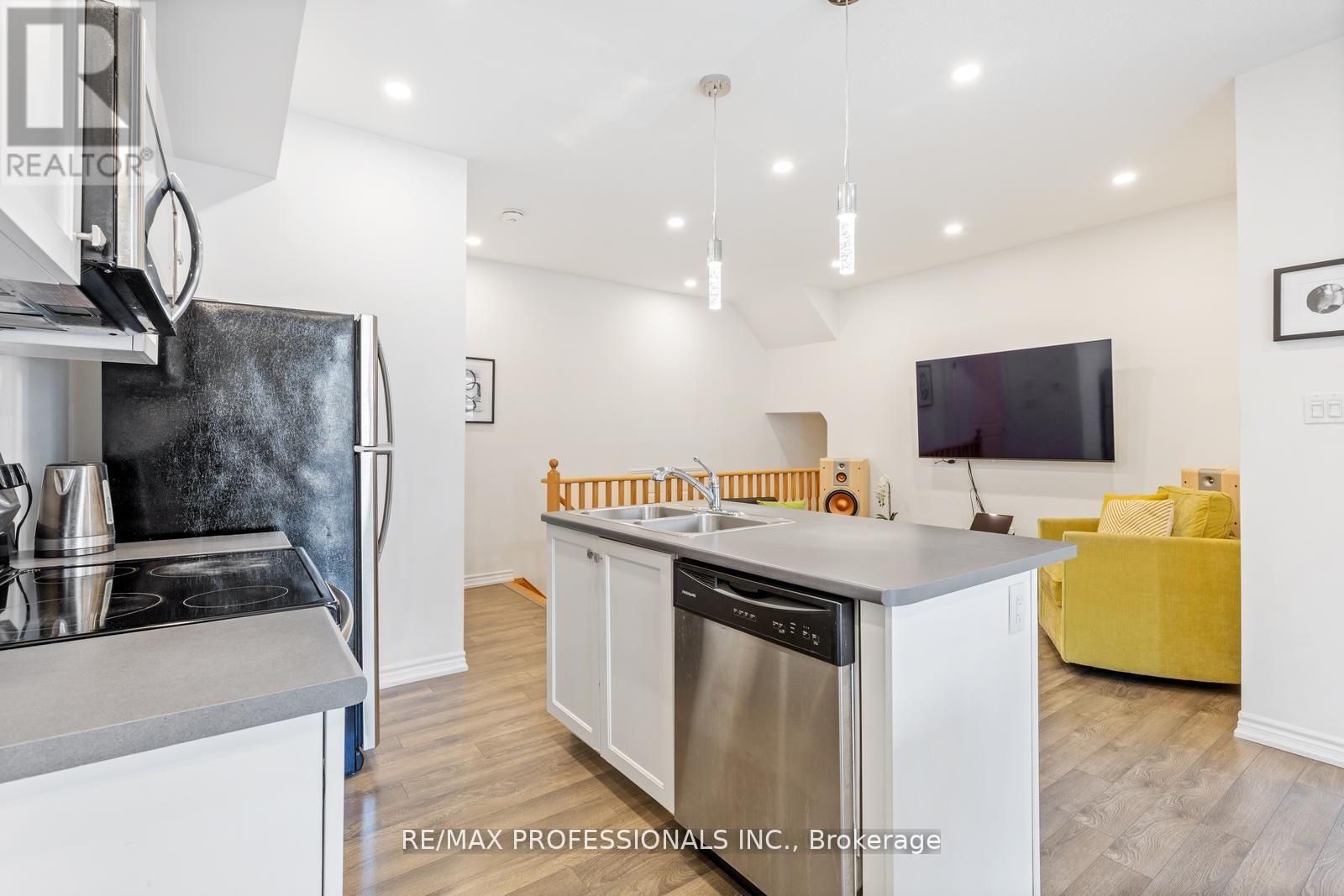 57 - 1767 Rex Heath Drive, Pickering, Ontario  L1X 0E4 - Photo 6 - E12118300