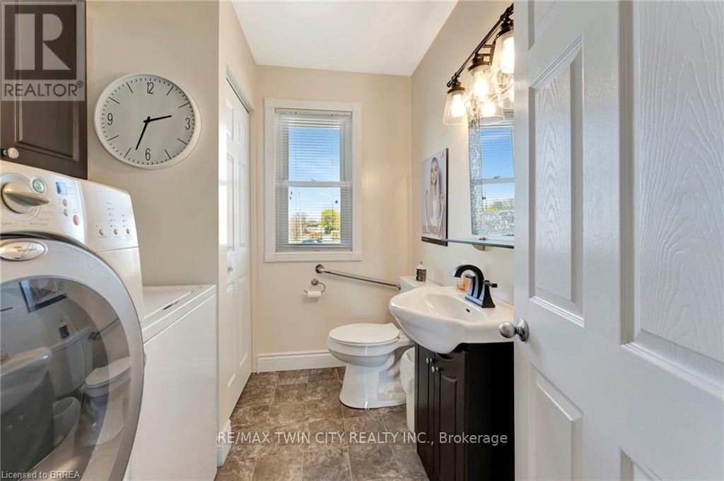 584 Colborne Street, Brantford, Ontario  N3S 3P6 - Photo 17 - X12117777