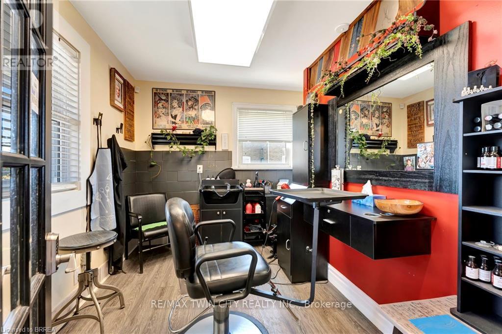584 Colborne Street, Brantford, Ontario  N3S 3P6 - Photo 26 - X12117777