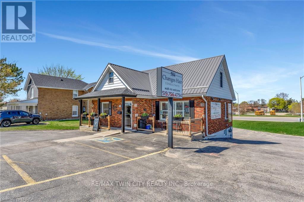 584 Colborne Street, Brantford, Ontario  N3S 3P6 - Photo 10 - X12117777