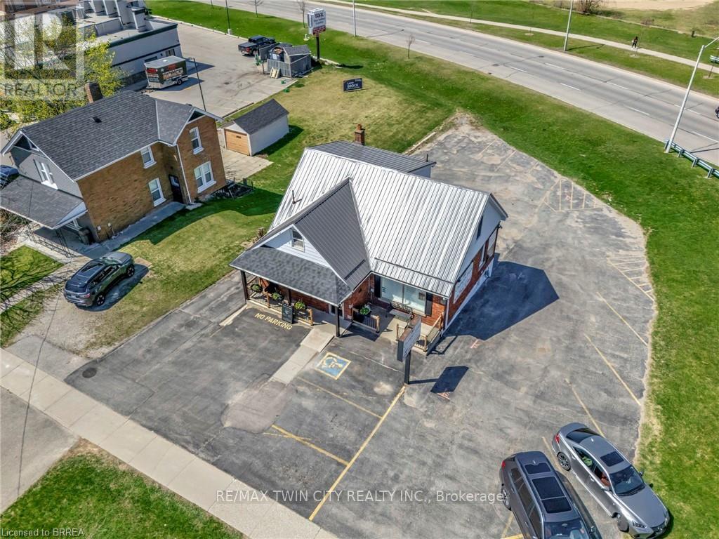 584 Colborne Street, Brantford, Ontario  N3S 3P6 - Photo 7 - X12117777