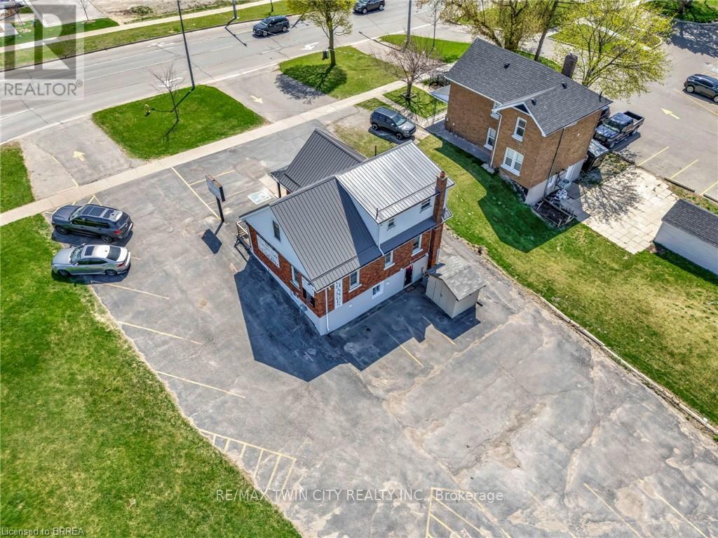 584 Colborne Street, Brantford, Ontario  N3S 3P6 - Photo 6 - X12117777