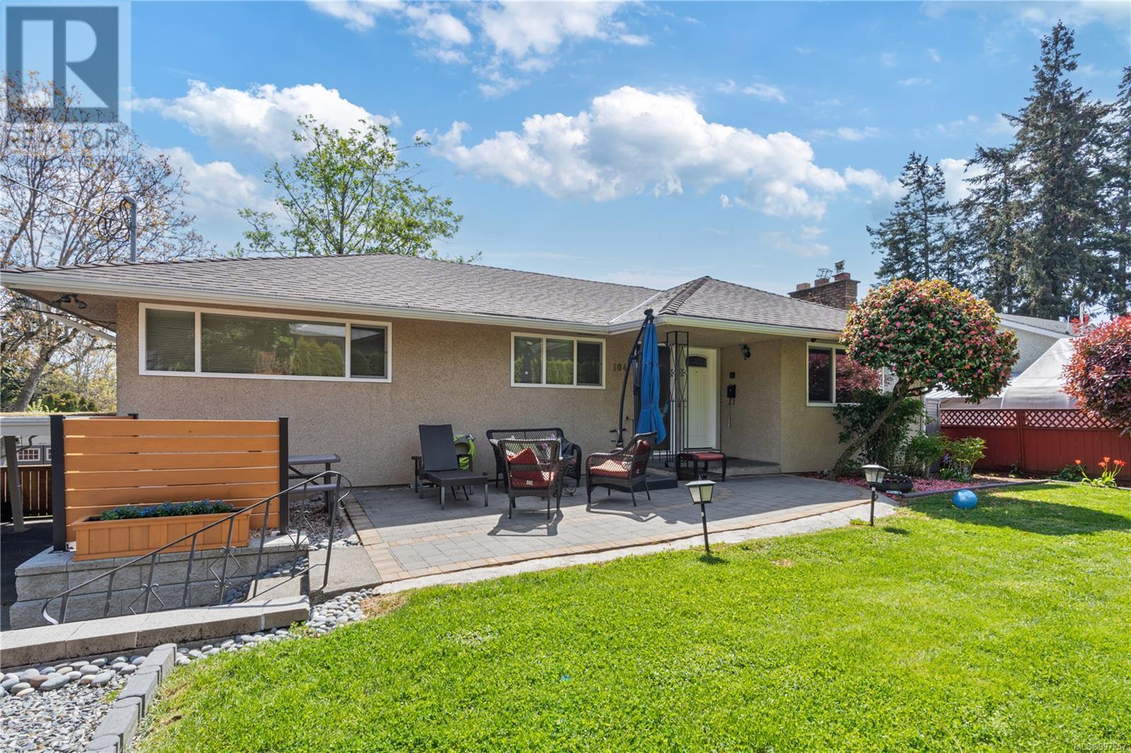 Property at 104 Burnett Rd image 1