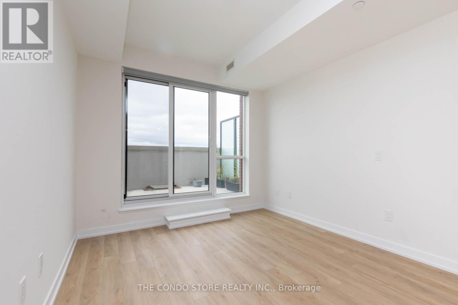 524 - 2300 St. Clair Avenue W, Toronto, Ontario  M6N 1K8 - Photo 7 - W12118298
