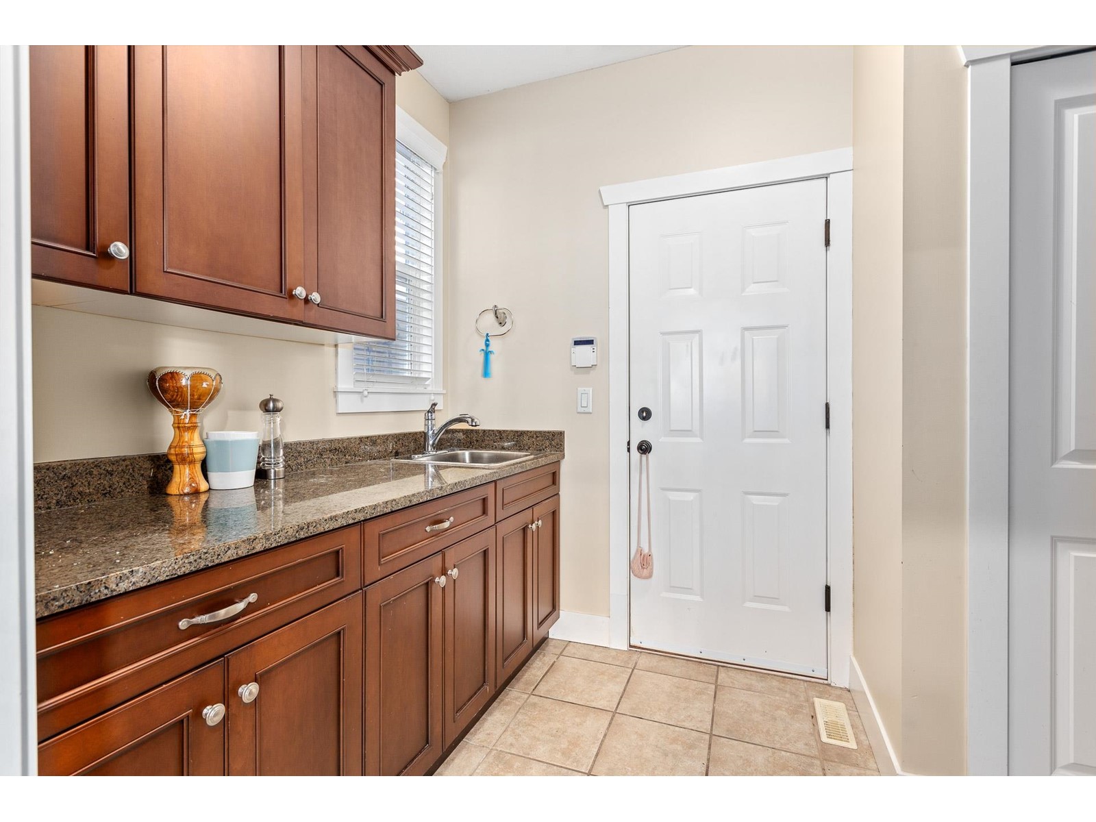 8375 209 Street, Langley, British Columbia  V2Y 0A3 - Photo 17 - R2997253