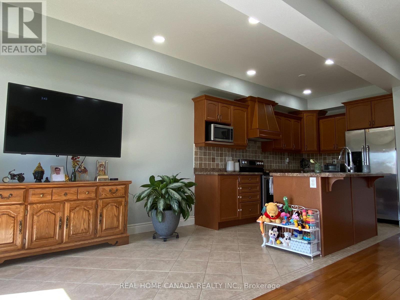 2 - 370 Stonehenge Drive, Hamilton, Ontario  L9K 0H9 - Photo 9 - X12118305
