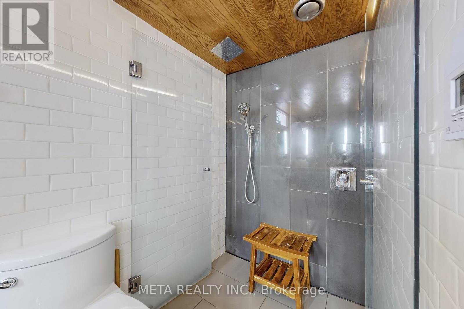 21 Tayrow Road, Toronto, Ontario  M9W 2T8 - Photo 35 - W12116683