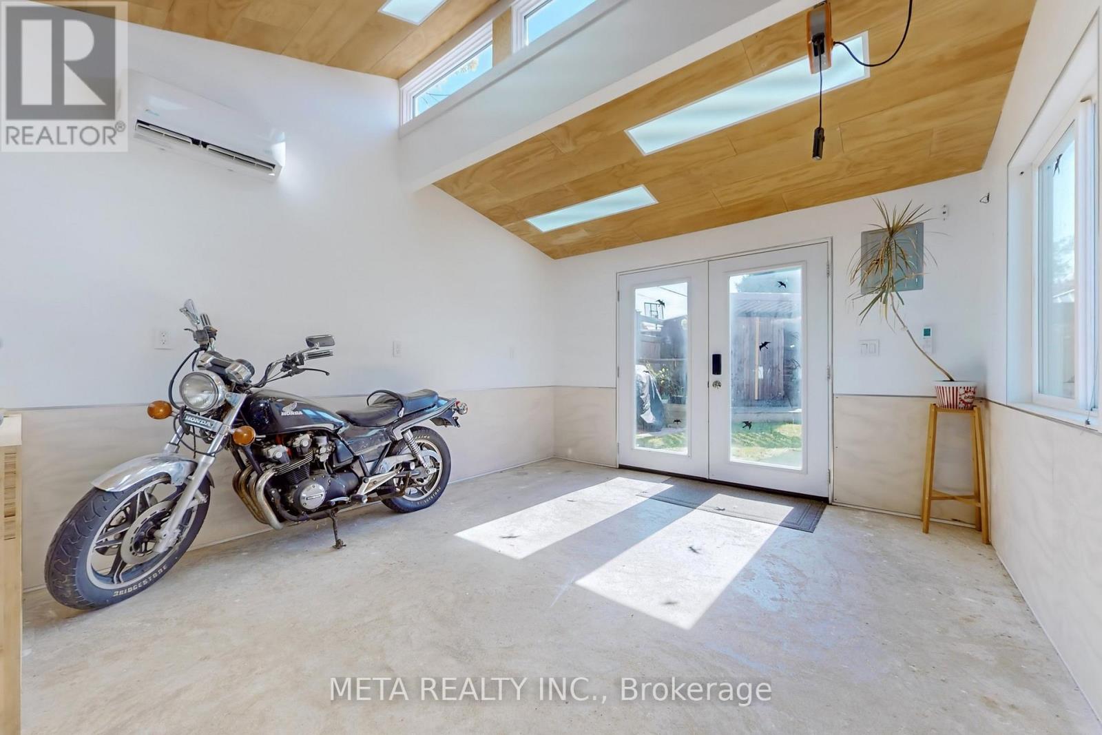 21 Tayrow Road, Toronto, Ontario  M9W 2T8 - Photo 37 - W12116683