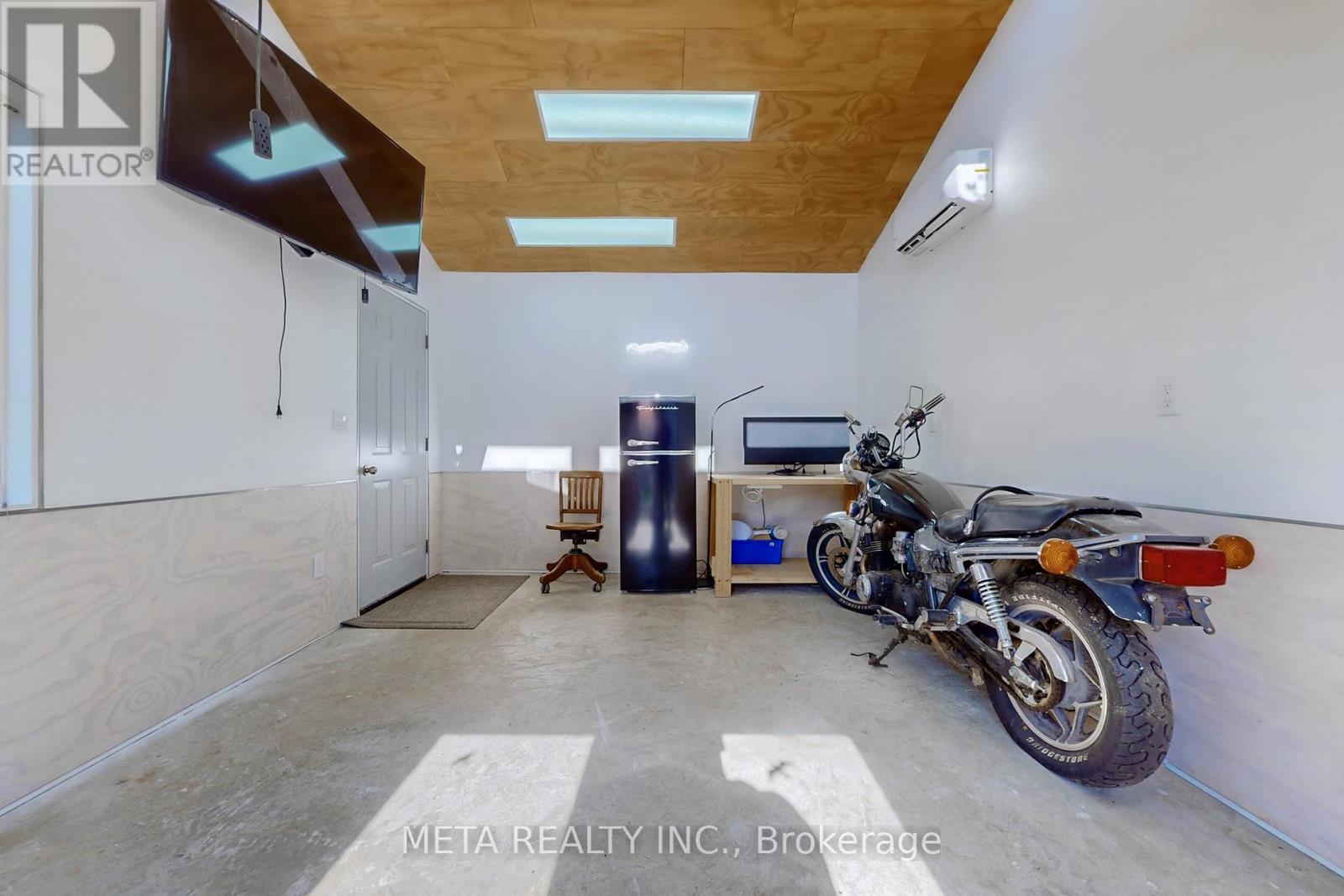 21 Tayrow Road, Toronto, Ontario  M9W 2T8 - Photo 36 - W12116683