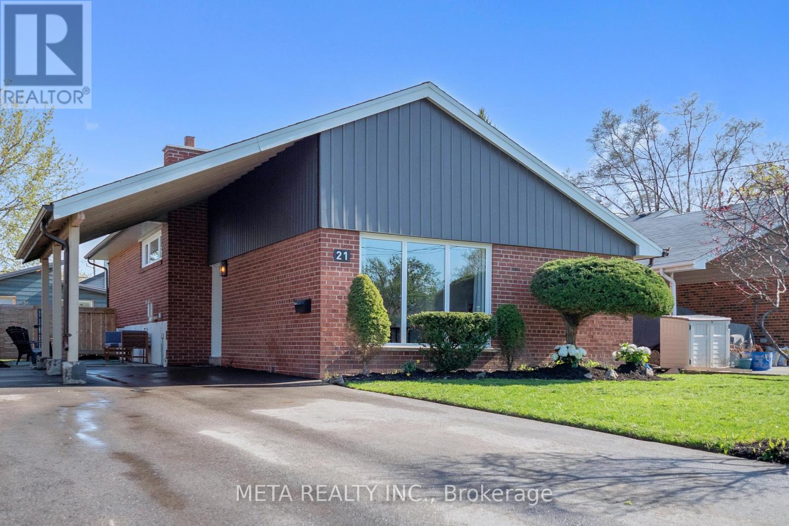 21 Tayrow Road, Toronto, Ontario  M9W 2T8 - Photo 44 - W12116683