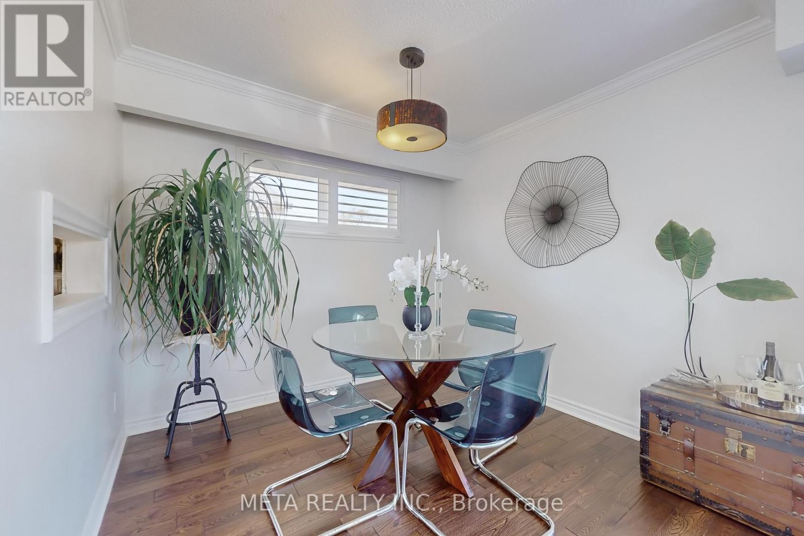 21 Tayrow Road, Toronto, Ontario  M9W 2T8 - Photo 5 - W12116683