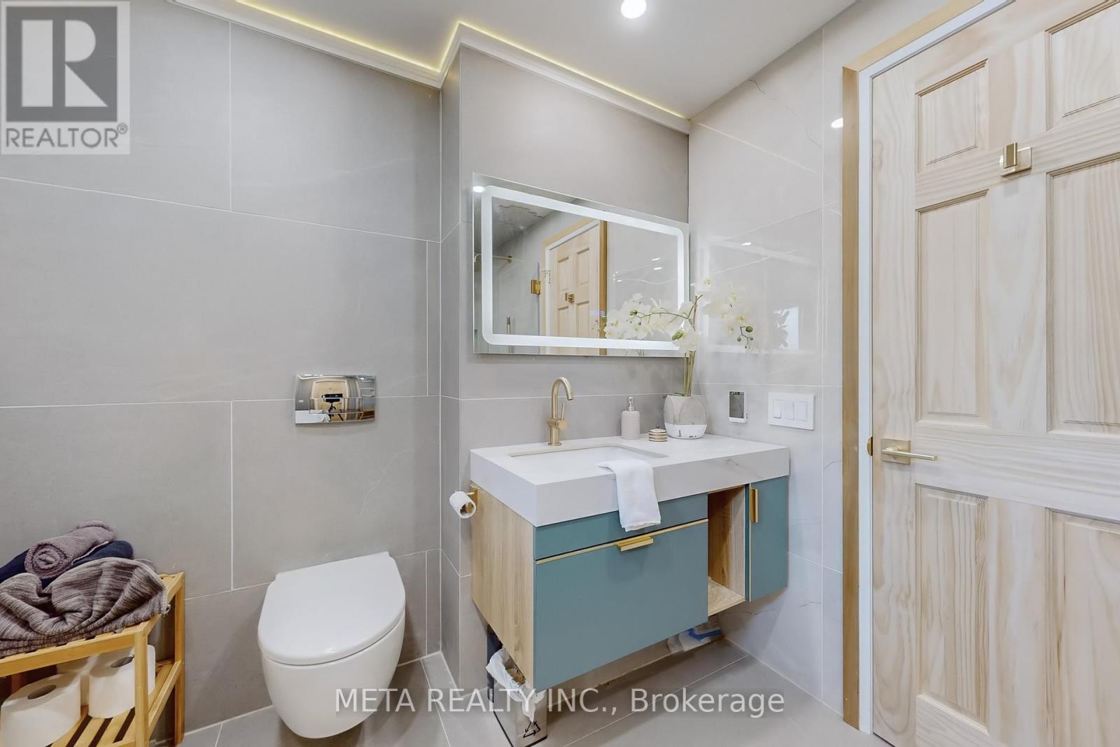 21 Tayrow Road, Toronto, Ontario  M9W 2T8 - Photo 24 - W12116683