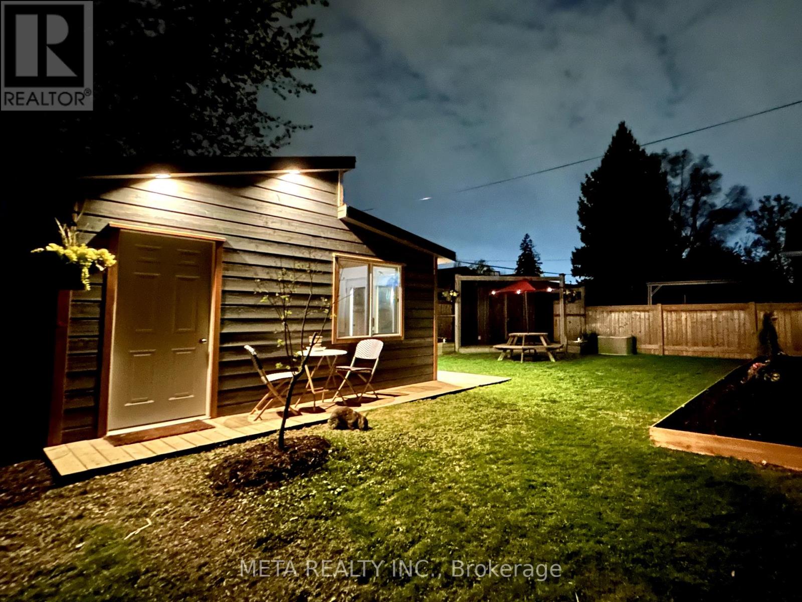 21 Tayrow Road, Toronto, Ontario  M9W 2T8 - Photo 40 - W12116683