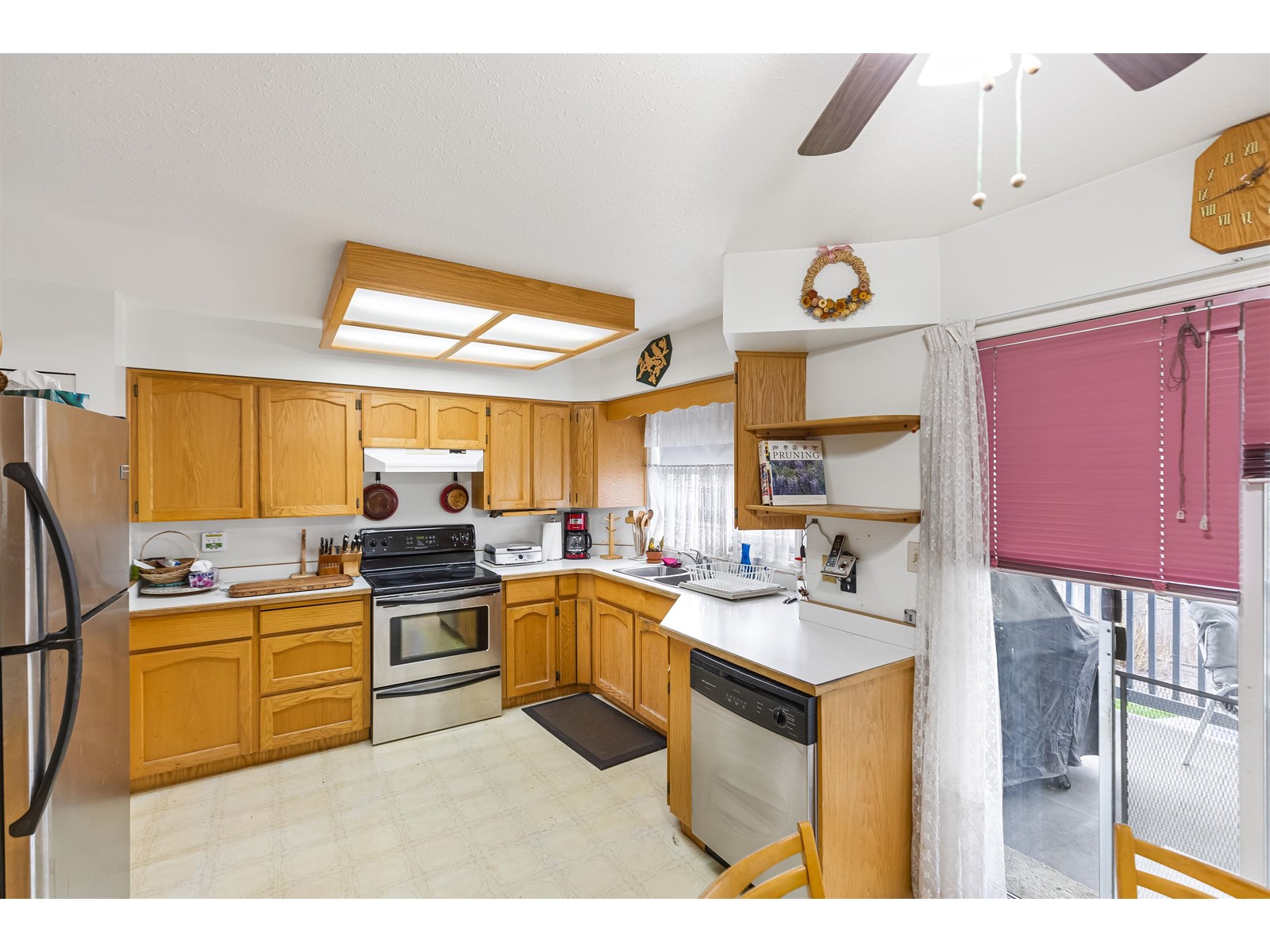 2815 Dehavilland Drive, Abbotsford, British Columbia  V2T 5L2 - Photo 6 - R2996450