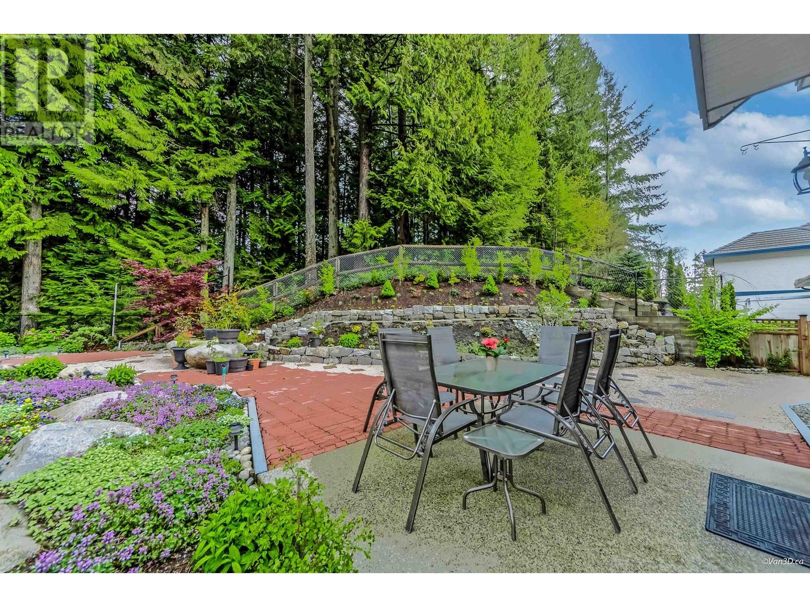 1701 Arbutus Place, Coquitlam, British Columbia  V3E 3K2 - Photo 13 - R2996189