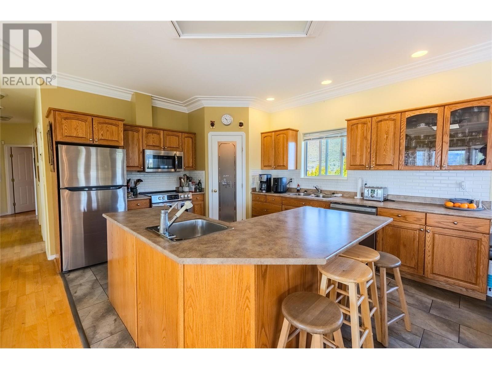 1200 Hook Drive, Kamloops, British Columbia  V2B 7S9 - Photo 7 - 10345864