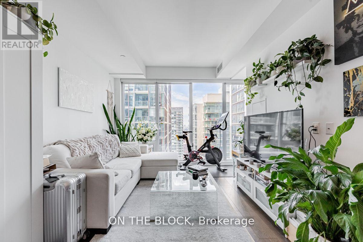 3805 - 115 Blue Jays Way, Toronto (Waterfront Communities), Ontario  M5V 0N4 - Photo 11 - C12118333